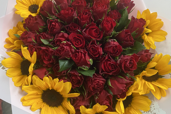Last-Minute Women's Day Gifts: Why Flowers Are Always the Right Choice