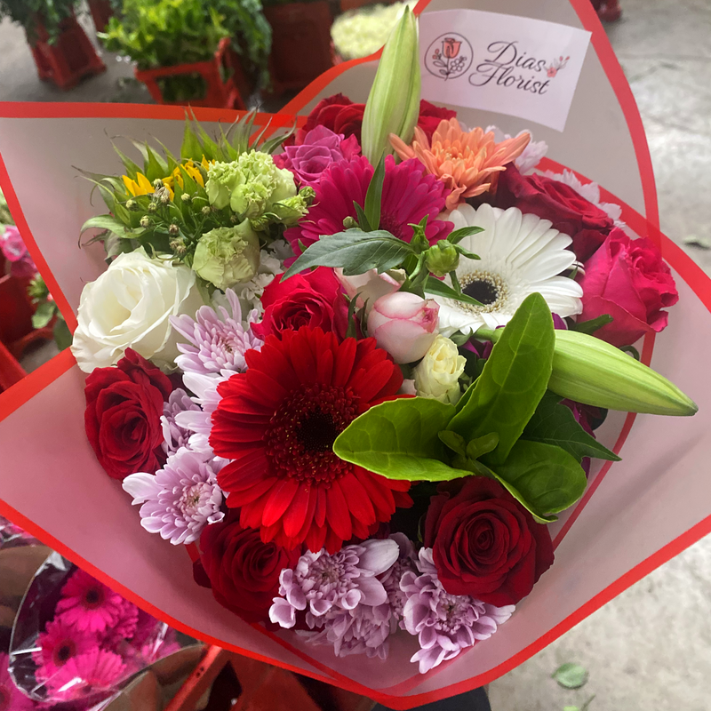 Full Mixed Red - Best of what's in season Full Bouquet Johannesburg | Fresh Flowers City Deep | Same Day Delivery