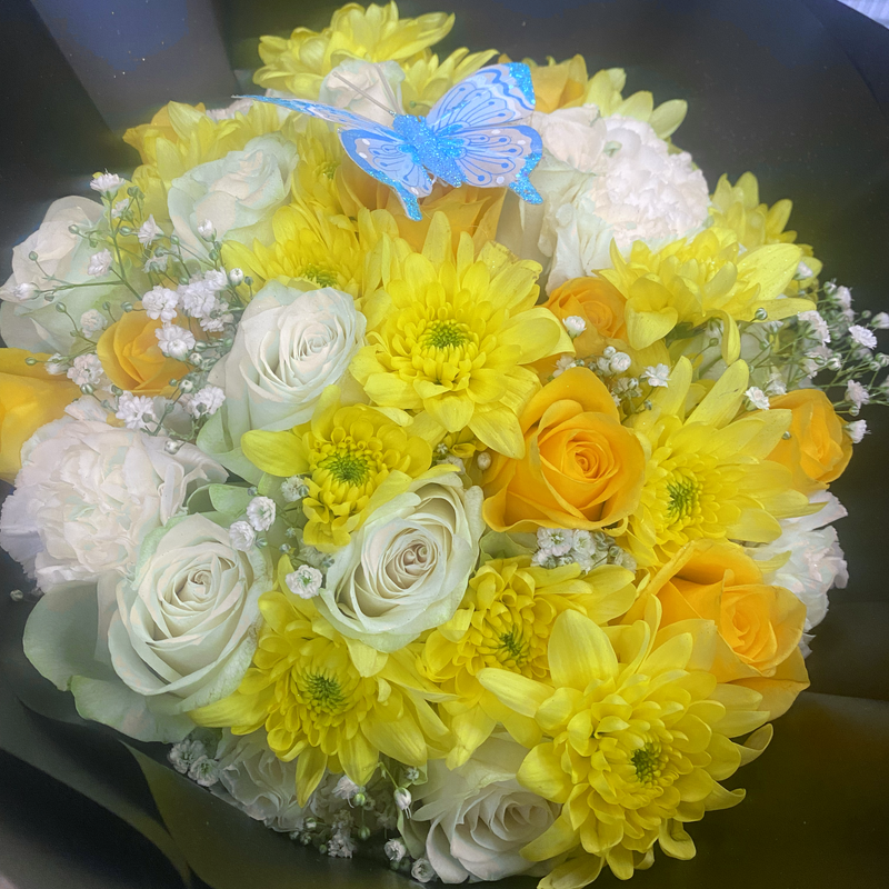 Sunny Rosy -  Yellow Roses, White Roses, White Carnations with Yellow Sprays and a touch of Gypsophila Full Bouquet (20+ stems) - Fresh mixed flowers from Dias Florist Johannesburg